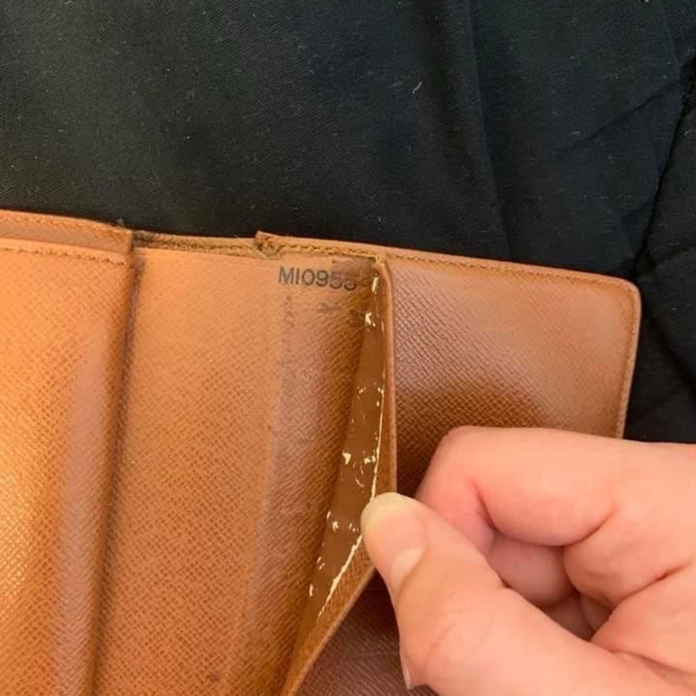 Louis Vuitton wallet - Picture 8 of 13